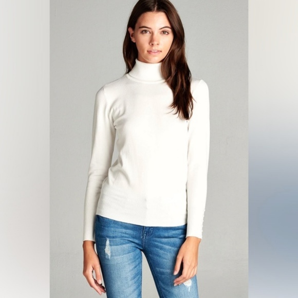Sweaters - Basic White Long Sleeve Turtleneck